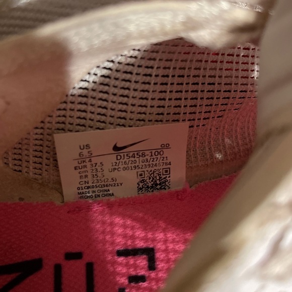 Women shoes/ Nike / ZoomX Vaporfly/ size 6.5 - Picture 3 of 3